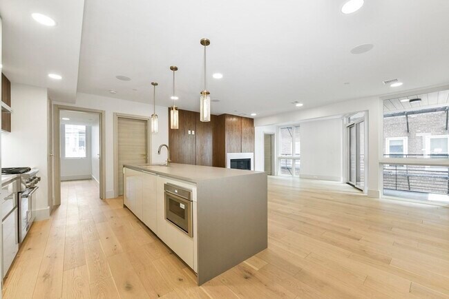Foto del edificio - 880 E 6th St