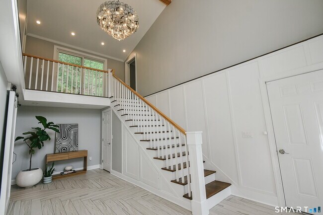 Foto del edificio - 50 1/2 Mountain Spring Rd