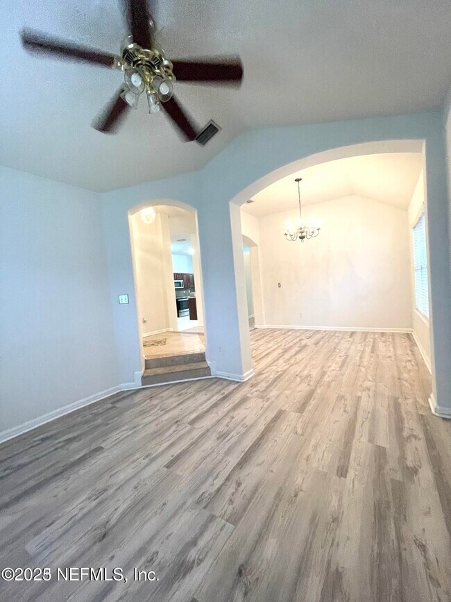 Building Photo - 1200 Stonehedge Trail Ln