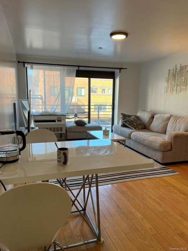 Foto del edificio - 132-35 41st Rd