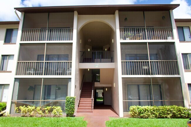 Foto del edificio - 208 Foxtail Dr