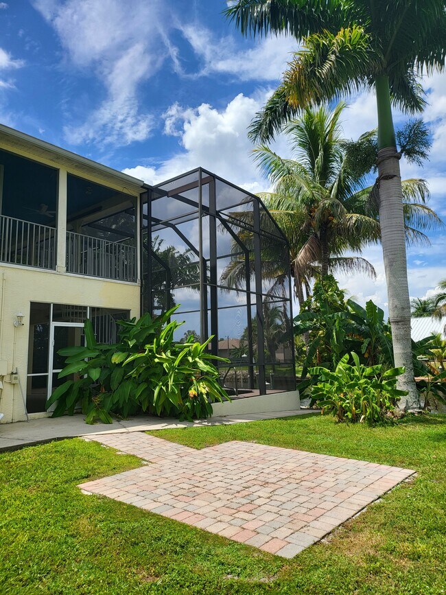 Building Photo - 2123 Davis Blvd