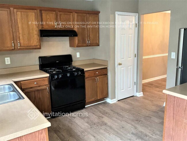 Foto del edificio - 8320 Somerset Way