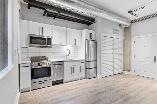 Foto del edificio - 7645 N Sheridan Rd