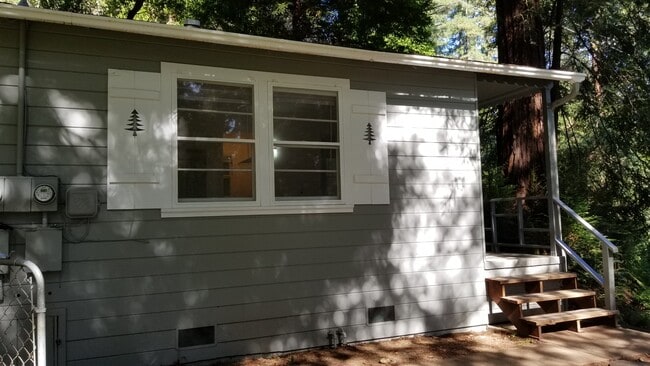 Building Photo - 13127 Hazel Ave