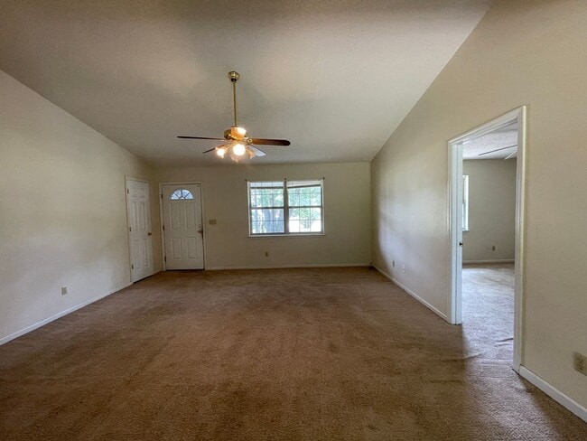 Building Photo - Home For Rent