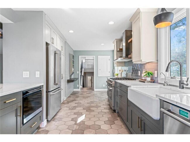 Foto del edificio - 825 3rd St SW