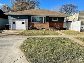Building Photo - 824 N 17th St