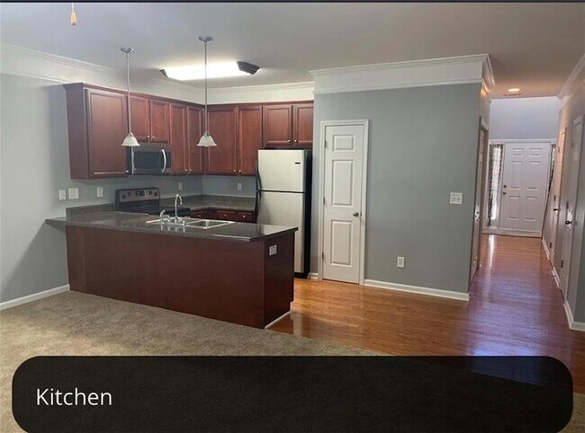 Foto del edificio - 5054 Lower Elm St