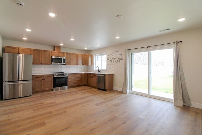 Foto del edificio - New Construction! 3 Bed/2.5 Bath in Pasco