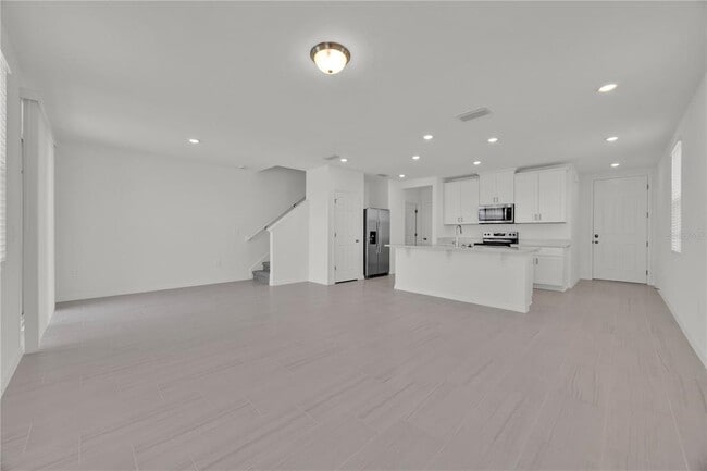 Foto del edificio - 16382 Bird of Paradise Ave