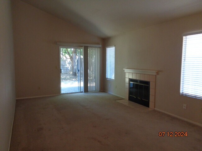 Building Photo - 625 Colemanite