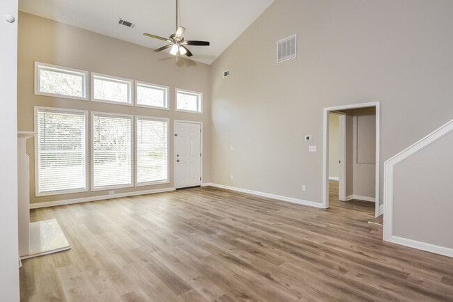 Foto del edificio - 3352 Briaroak Dr
