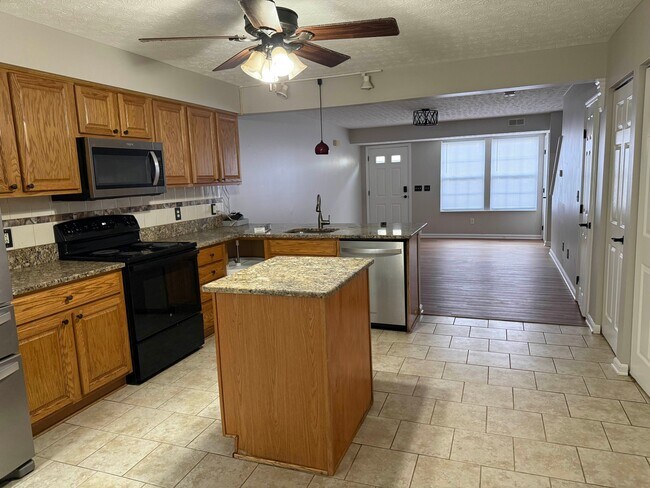 Foto del edificio - 4215 Bowman Meadow Dr
