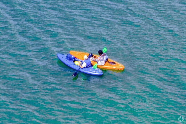 Kayaking is a popular pastime on Lake Wylie.