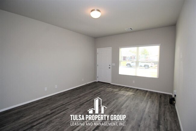 Building Photo - 1534 S 31st St