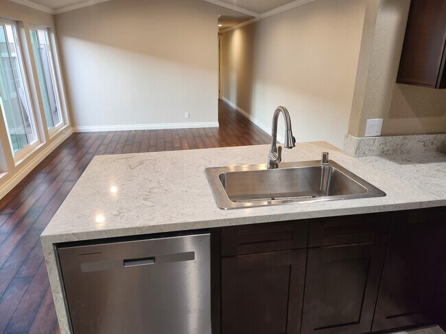 Foto del edificio - 1652 Winn Ct