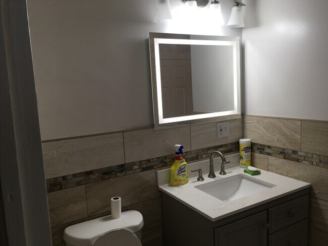 Building Photo - 99 Grand Ave