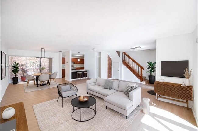 Foto del edificio - 6845 NW 169th St