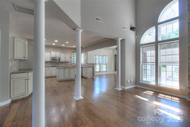Building Photo - 4014 Rosewater Ln