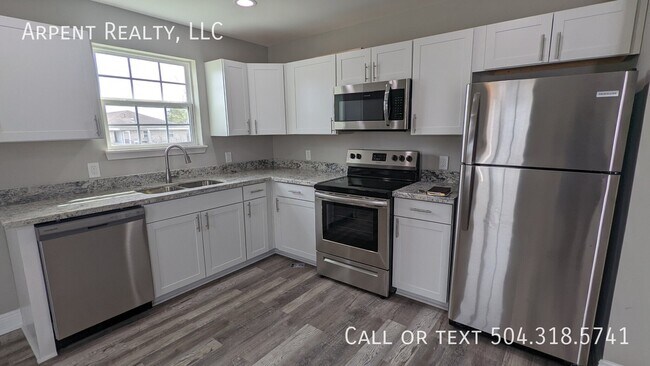 Building Photo - 3616 Tournefort St