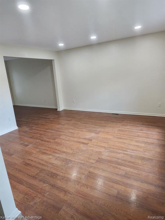 Foto del edificio - 300 Alice Ave