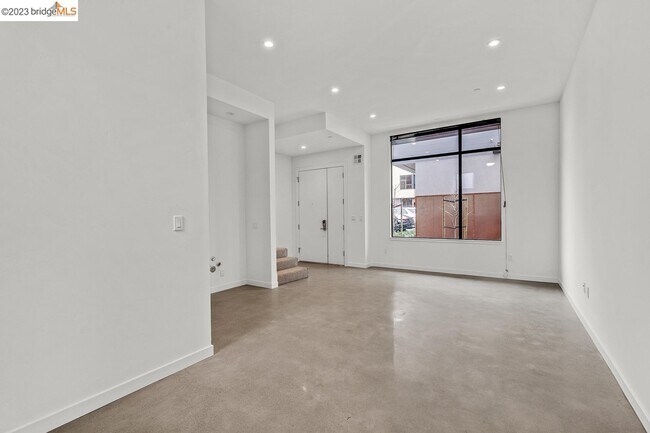 Building Photo - 741 Channing Way