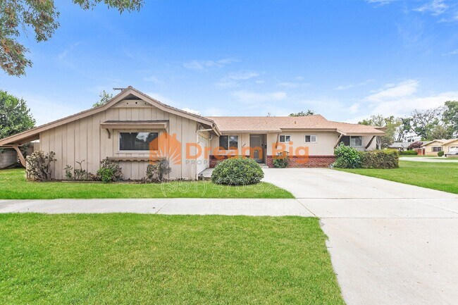 Foto del edificio - 5971 Sunland Pl