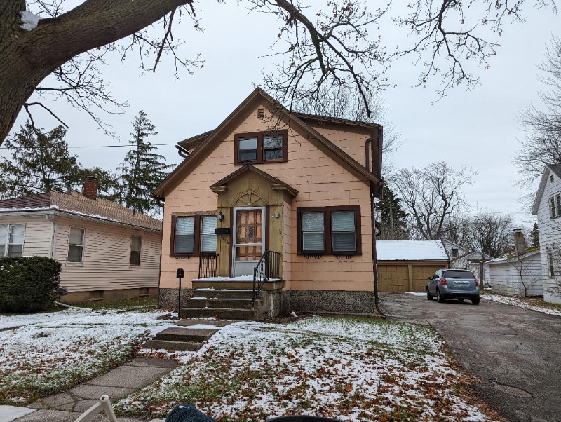 Foto principal - 916 S Webster St