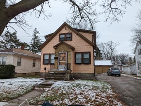 Building Photo - 916 S Webster St