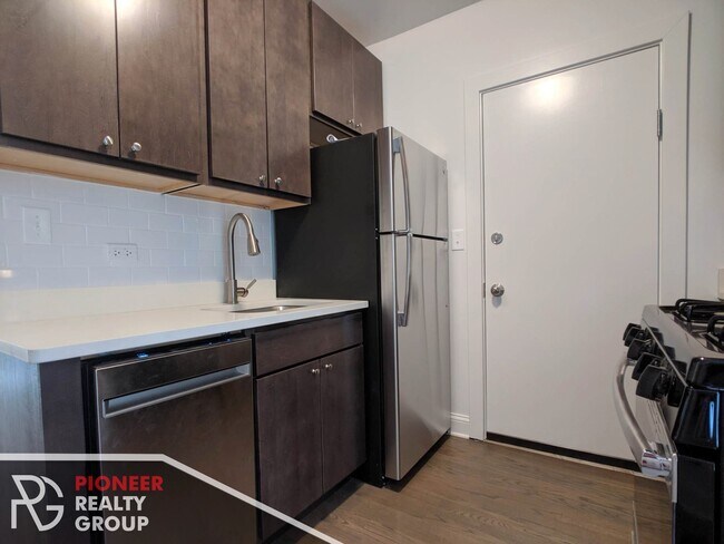 Foto del edificio - 2643 N Spaulding Ave