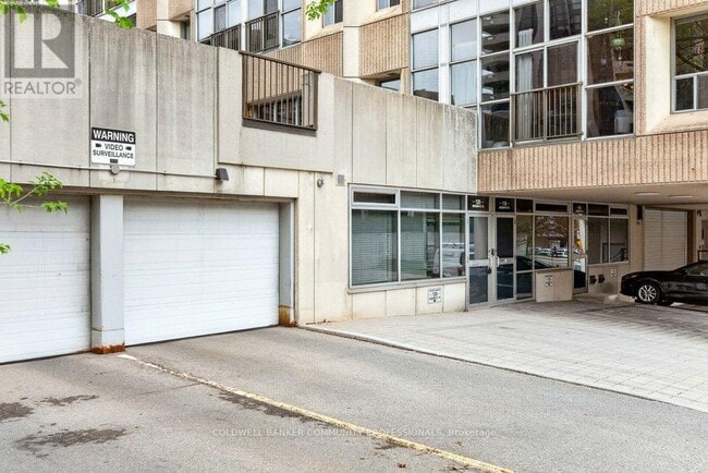 Building Photo - 120 Jackson St W