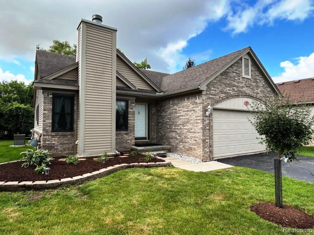 28641 Bayberry Park Dr, Livonia, MI 48154 Condo for Rent in Livonia