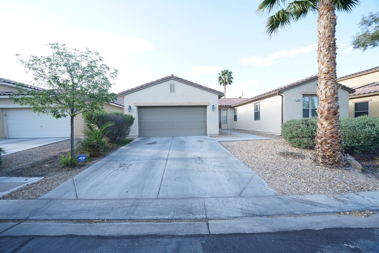 Foto principal - Available for Showings Now