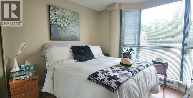 Building Photo - 1778 Alberni St