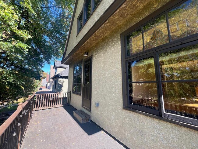Foto del edificio - 1609 Elliot Ave