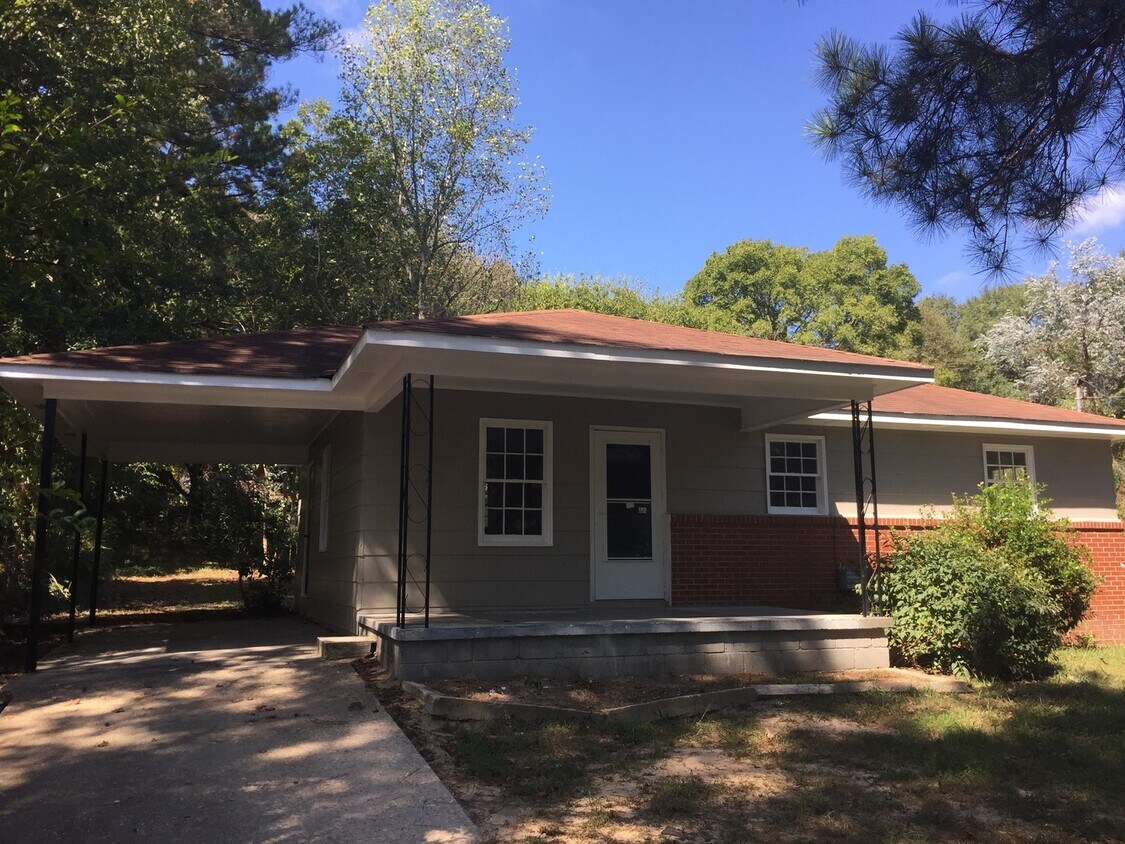 Foto principal - **ON HOLD**Total Electric 3 Bedroom / 1 Ba...