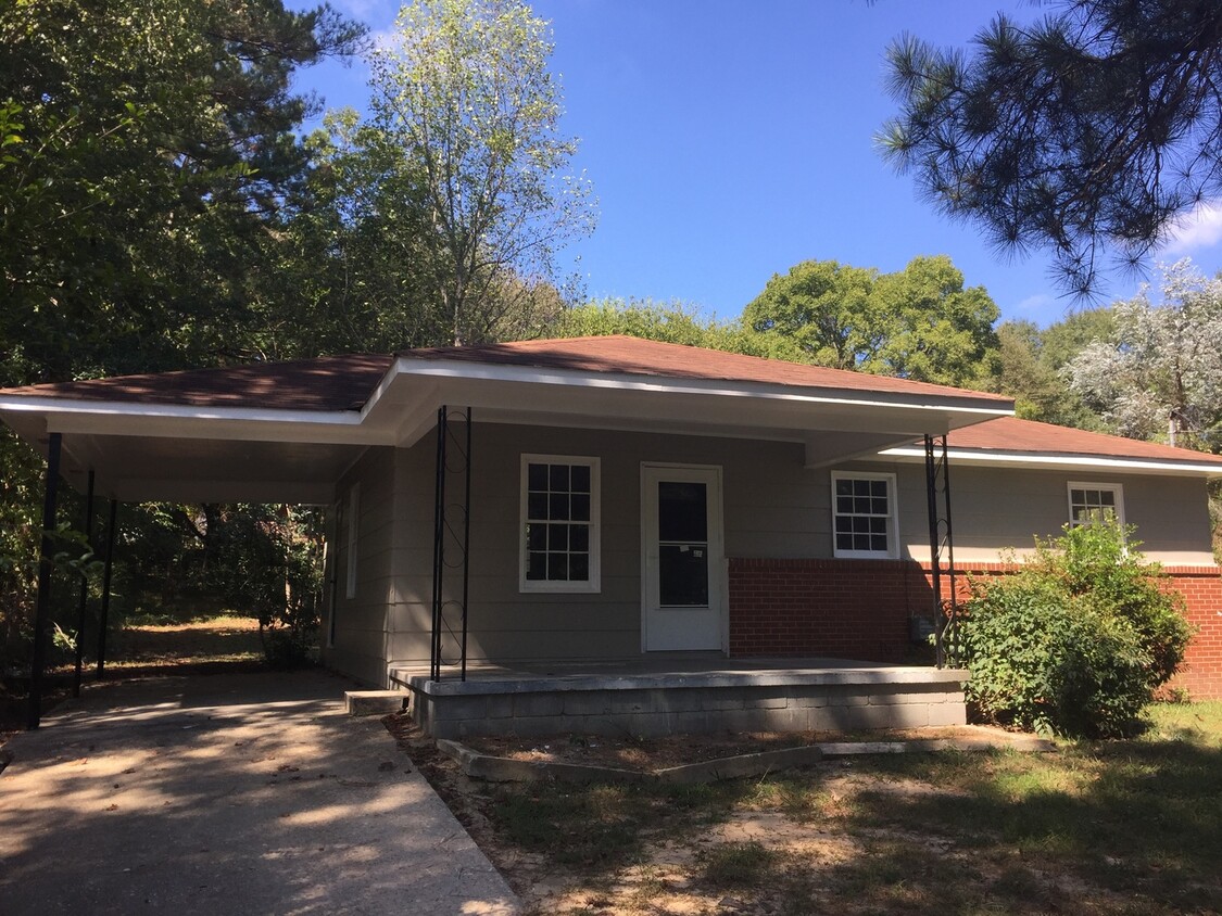 Primary Photo - **ON HOLD**Total Electric 3 Bedroom / 1 Ba...