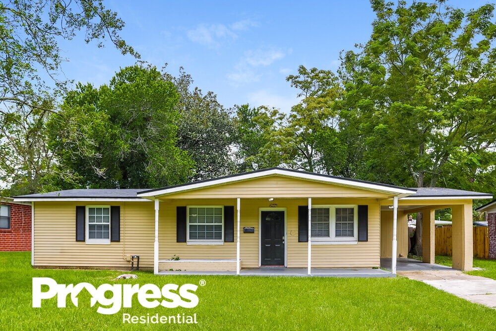Foto principal - 6227 Pine Summit Dr