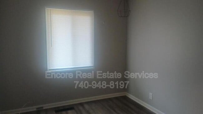 Building Photo - 575 Seneca Dr