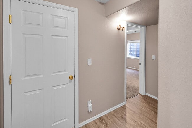 Building Photo - $2,050.00, 3 bed, 2.5 bath, located in Pal...