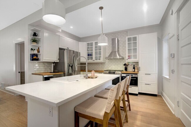 Building Photo - Beautifully Updated Home for Rent | Classic Charm with Modern Upgrades
