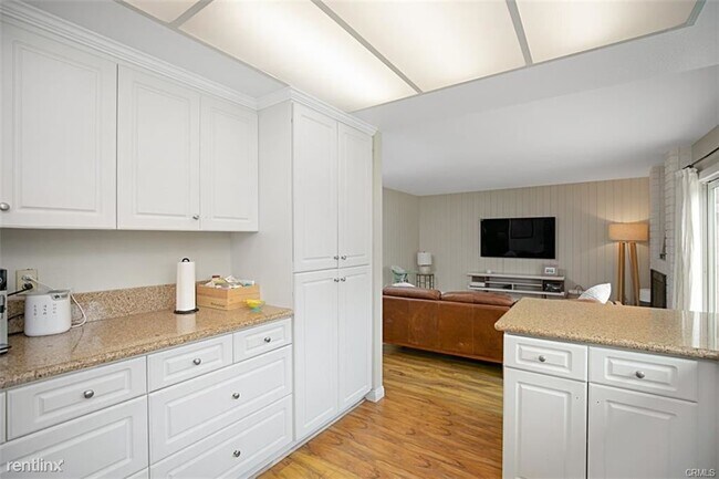 Building Photo - 4 br, 2.5 bath House - 28002 Paseo Alba