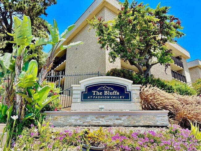 Foto del edificio - 6202 Friars Rd