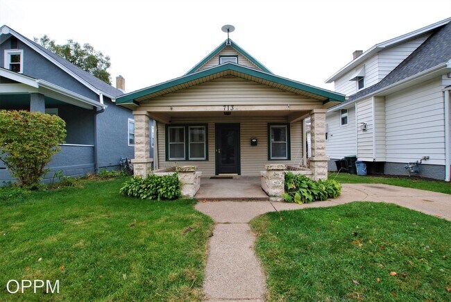 Building Photo - 3 br, 2 bath House - 713 Hickory St
