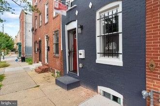 Building Photo - 1230 W Lombard St