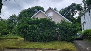 Building Photo - 1360 8th Ave