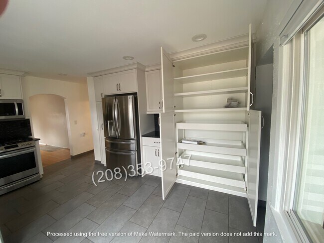 Foto del edificio - 6208 W Butte St