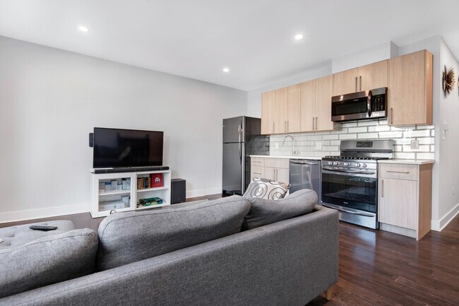 Foto del edificio - 1605 F St NE