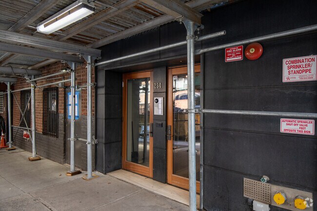 Entrance - 234 E 70th St